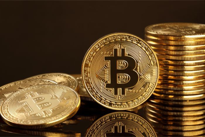 仮想通貨取引はどんな人に向いている?メリット・デメリットを解説