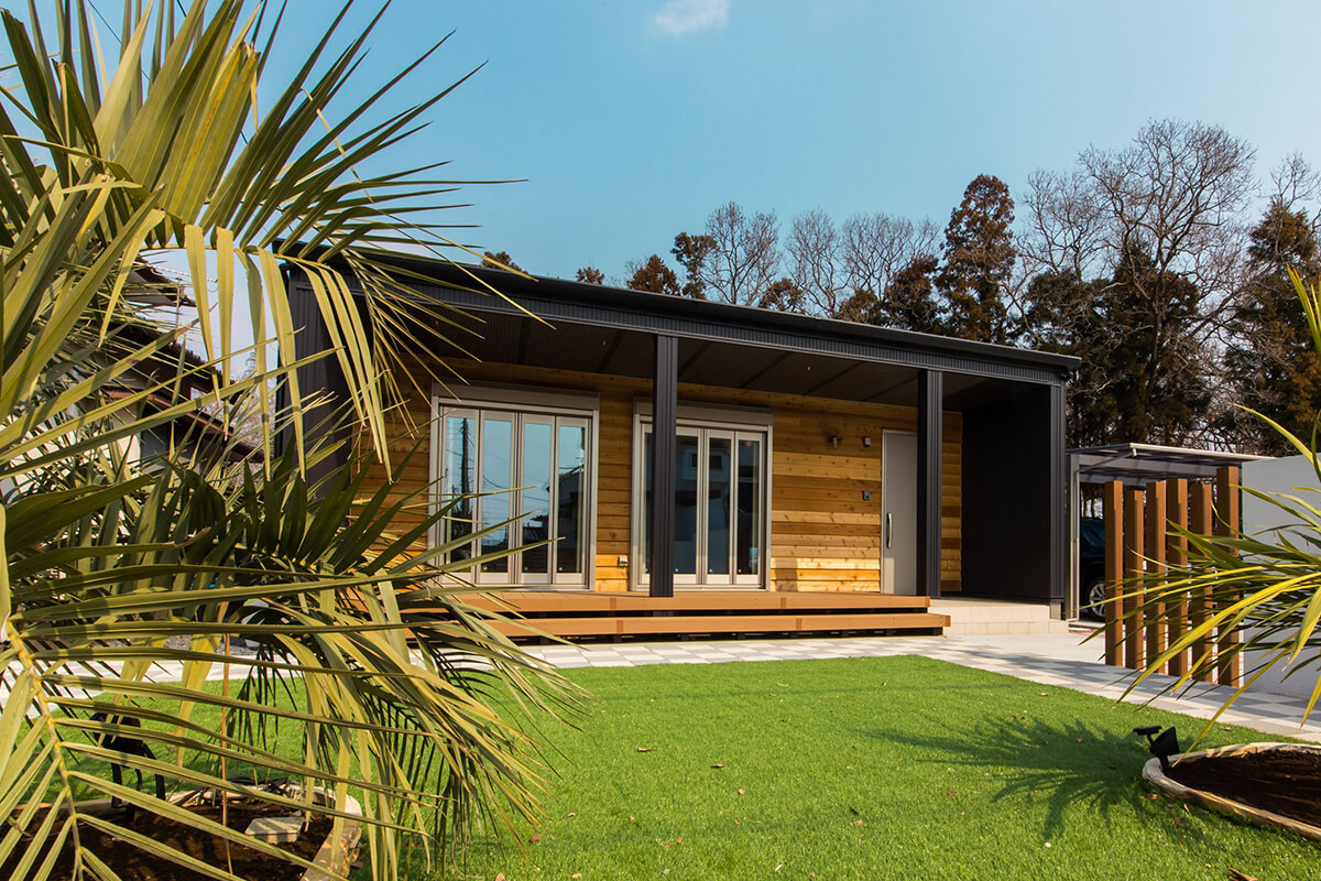 リゾートライクな奥行きある平屋