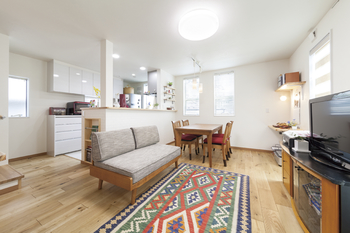 収納たっぷり！狭小地で実現させた北欧モダンの4LDK_内装2