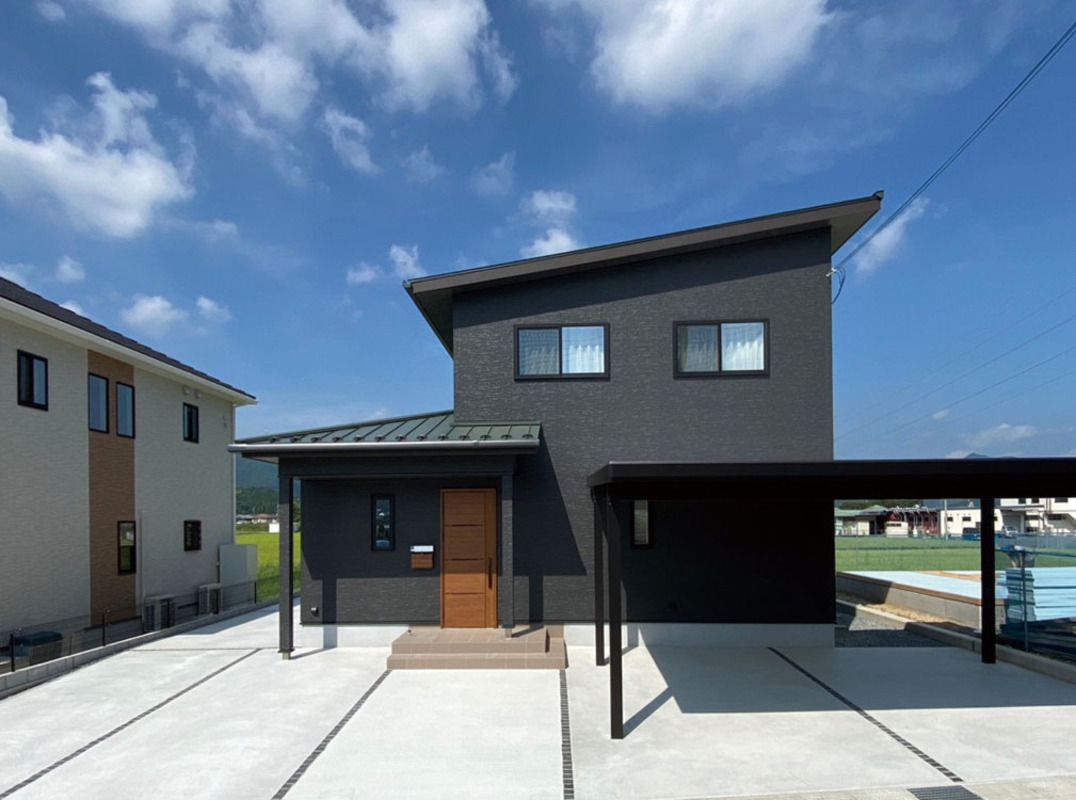 蓄電池で深夜電力活用、光熱費0円生活。停電時も電気が使えて助かった！