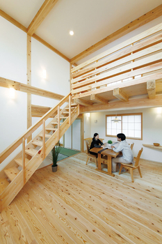 無垢材と漆喰を取り入れた美しい佇まいの家屋_内装4