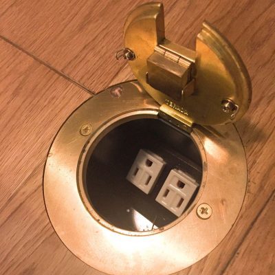 埋め込みコンセント