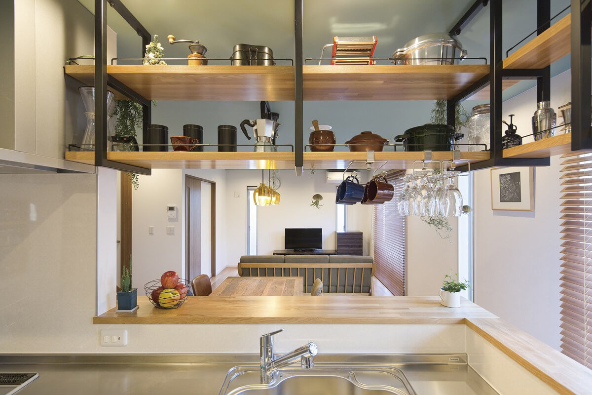 　カフェのようなキッチン の家