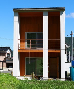 北欧風デザイン「ぬくもり」の家_外観1