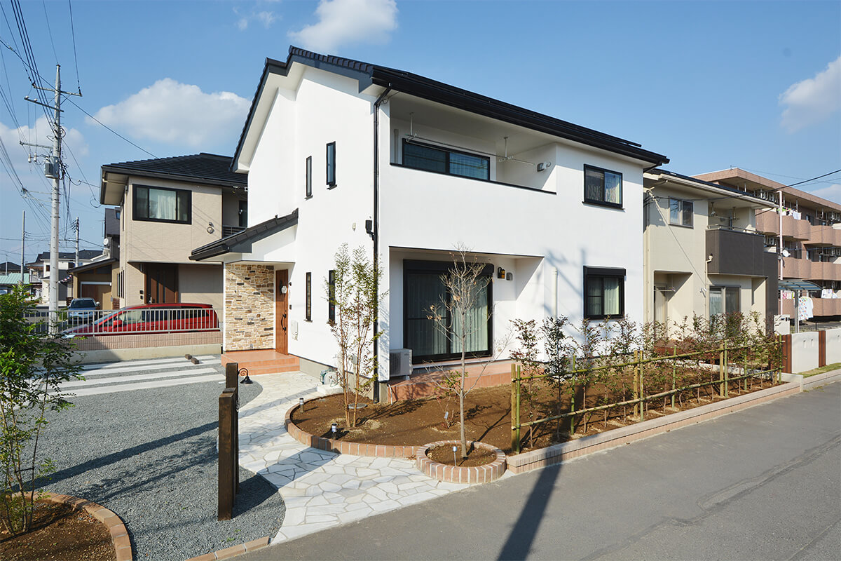 ママ友の集まる白い家