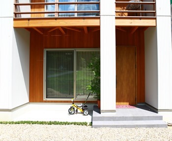 北欧風デザイン「ぬくもり」の家_外観2