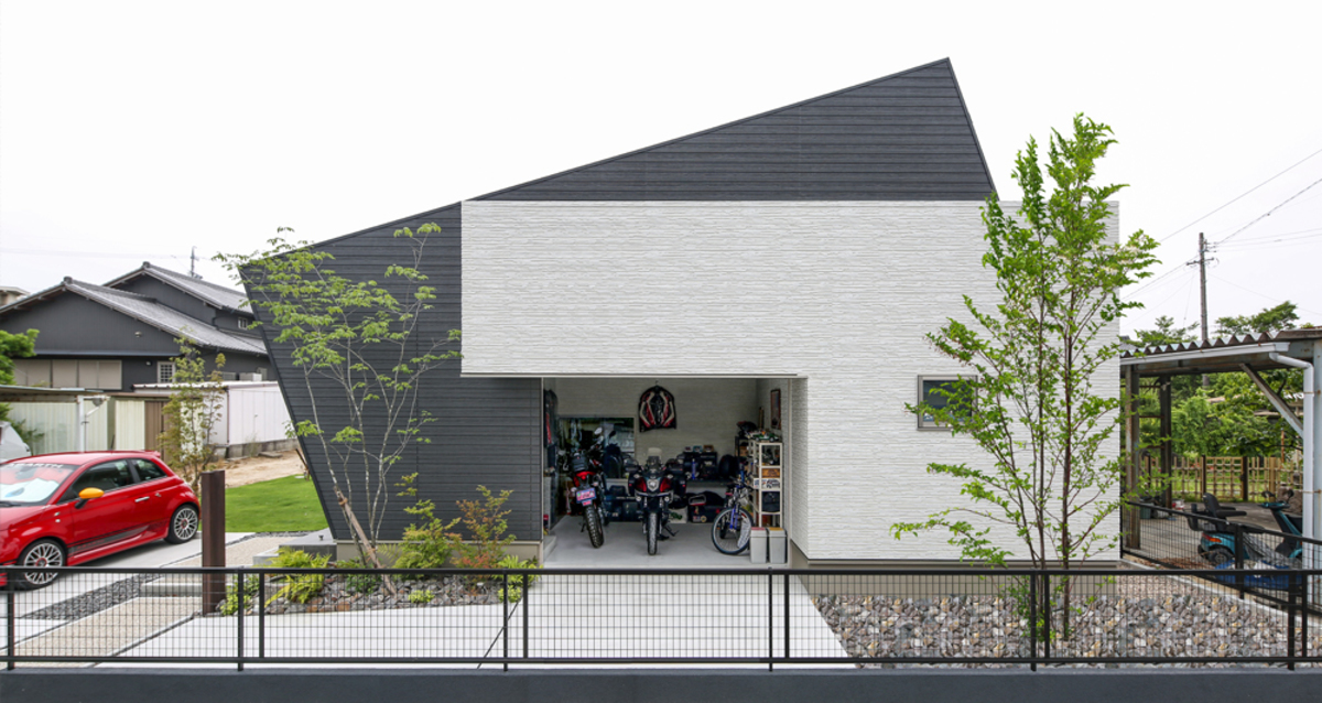 趣味を満喫する家 ガレージハウス×平家