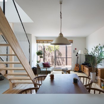 離れのある四角い家_内装2