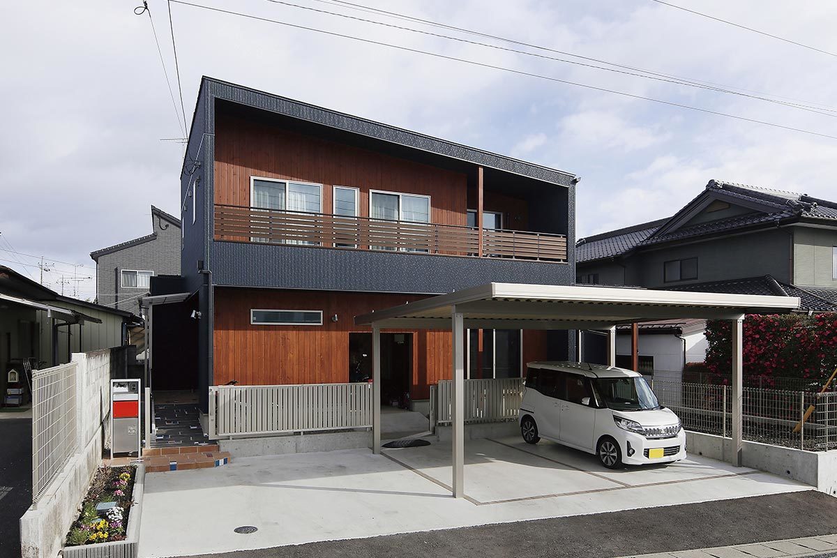 ガレージ＆スタジオのあるこだわりの住まい