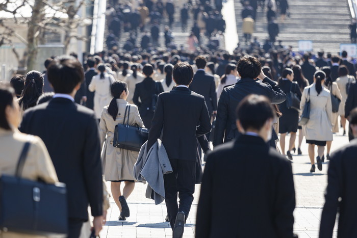 サラリーマンが投資を始めるべき理由4つとは？おすすめ投資先は4つ