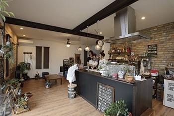 キッチン風のカフェ