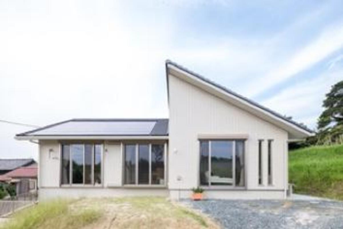 ワンちゃんが快適に暮らすためのアイディアがいっぱい。シンプルな美を追求した平屋の住まい。